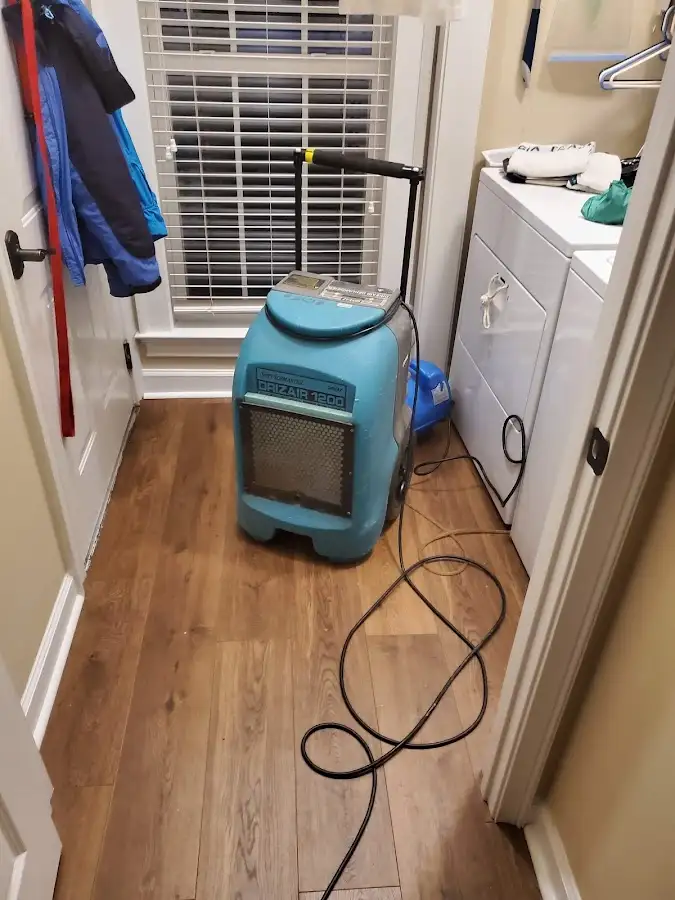 Commercial dehumidifier deployed for Crawl Space Restoration in Shoreline